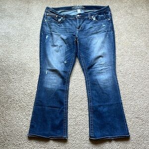 Miss me medium wash bootcut jeans. Size 22R. Inseam 31.5inches.